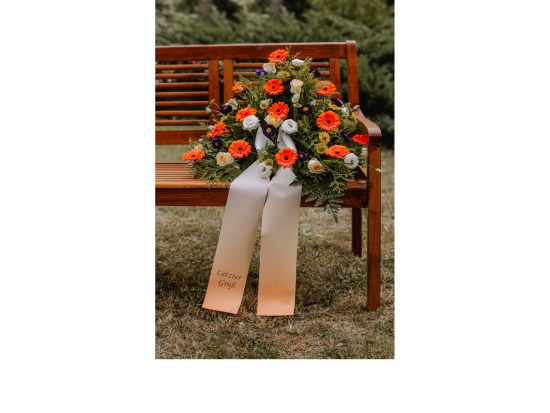 Gesteck orange Gerbera weiße Eustoma Nr.16